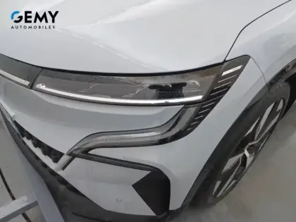 Photo 46 Renault Megane  E-Tech 220 ch autonomie confort AC22