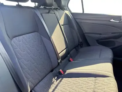 Photo 10 Volkswagen Golf  1.5 eHybrid 204 DSG6