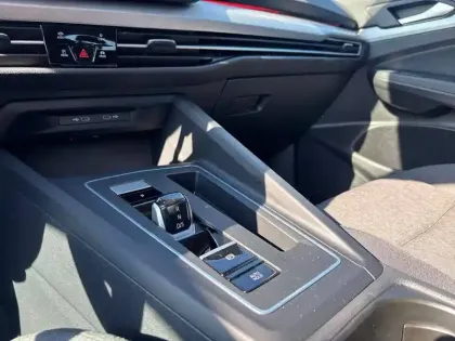 Photo 31 Volkswagen Golf  1.5 eHybrid 204 DSG6