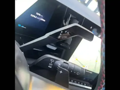 Photo 26 Renault Espace  E-Tech full hybrid 200 GSR2