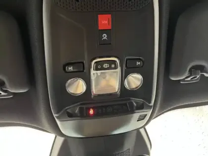 Photo 75 Peugeot 2008  Hybrid 145 e-DCS6