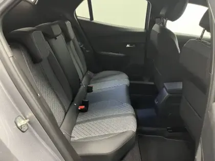 Photo 98 Peugeot 2008  Hybrid 145 e-DCS6