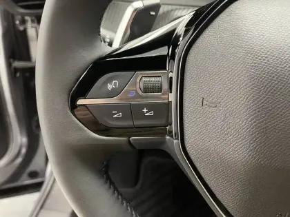 Photo 78 Peugeot 2008  Hybrid 145 e-DCS6