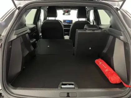 Photo 64 Peugeot 2008  Hybrid 145 e-DCS6