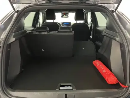 Photo 62 Peugeot 2008  Hybrid 145 e-DCS6
