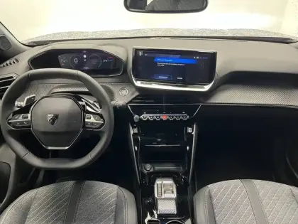 Photo 104 Peugeot 2008  Hybrid 145 e-DCS6