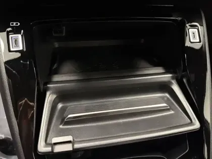 Photo 59 Peugeot 2008  Hybrid 145 e-DCS6