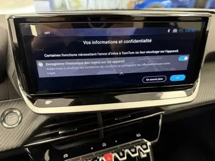 Photo 49 Peugeot 2008  Hybrid 145 e-DCS6