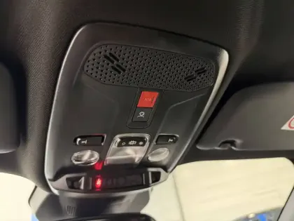 Photo 57 Peugeot 2008  Hybrid 145 e-DCS6