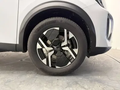 Photo 46 Peugeot 2008  Hybrid 145 e-DCS6