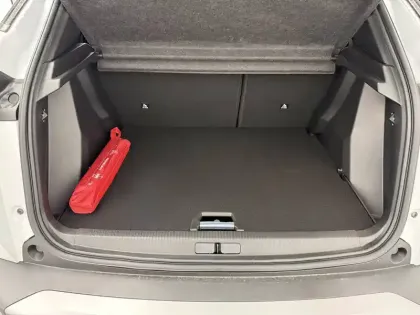 Photo 8 Peugeot 2008  Hybrid 145 e-DCS6