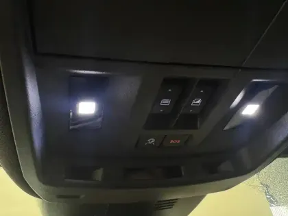 Photo 128 Peugeot 5008  Hybrid 145 e-DCS6