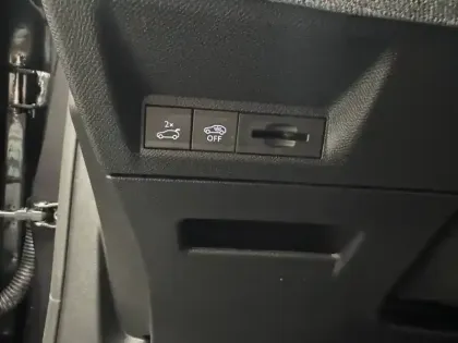 Photo 102 Peugeot 5008  Hybrid 145 e-DCS6