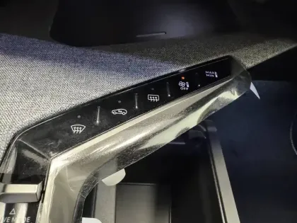 Photo 106 Peugeot 5008  Hybrid 145 e-DCS6