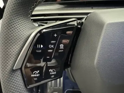 Photo 100 Peugeot 5008  Hybrid 145 e-DCS6