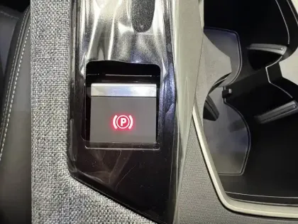 Photo 65 Peugeot 5008  Hybrid 145 e-DCS6