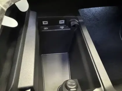 Photo 62 Peugeot 5008  Hybrid 145 e-DCS6