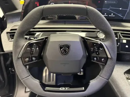 Photo 99 Peugeot 5008  Hybrid 145 e-DCS6