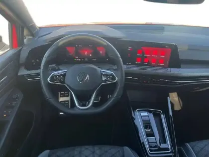 Photo 36 Volkswagen Golf  1.5 eTSI OPF 150 DSG7