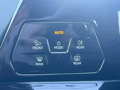 Photo 48 Volkswagen Golf  1.5 eTSI OPF 150 DSG7