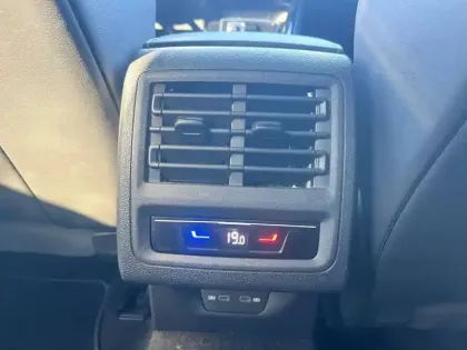 Photo 45 Volkswagen Golf  1.5 eTSI OPF 150 DSG7