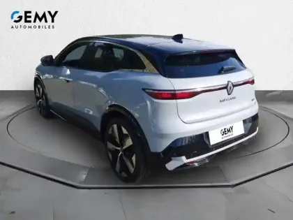 Photo 6 Renault Megane  E-Tech 220 ch autonomie confort AC22