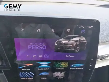 Photo 24 Renault Megane  E-Tech 220 ch autonomie confort AC22