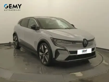 Photo 32 Renault Megane  E-Tech 220 ch autonomie confort AC22