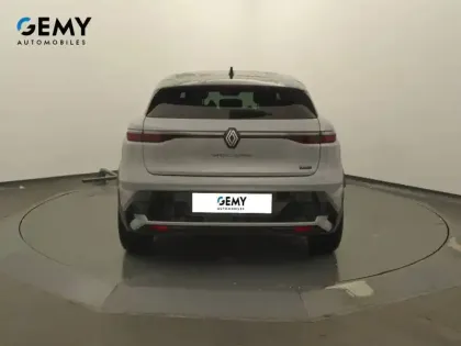 Photo 34 Renault Megane  E-Tech 220 ch autonomie confort AC22
