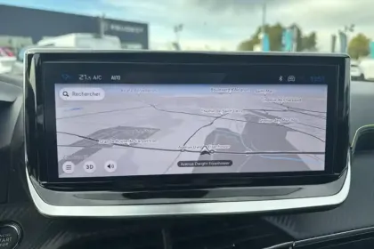 Photo 16 Peugeot 2008  Hybrid 145 e-DCS6