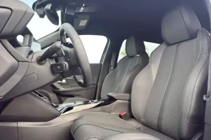 Photo 9 Peugeot 2008  Hybrid 145 e-DCS6