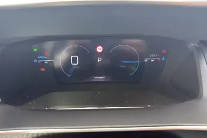 Photo 14 Peugeot 2008  Hybrid 145 e-DCS6