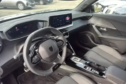 Photo 12 Peugeot 2008  Hybrid 145 e-DCS6