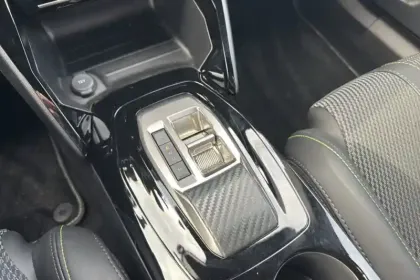 Photo 19 Peugeot 2008  Hybrid 145 e-DCS6