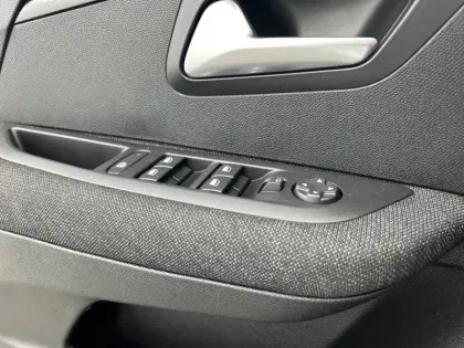 Photo 19 Peugeot 208  Hybrid 110 e-DCS6