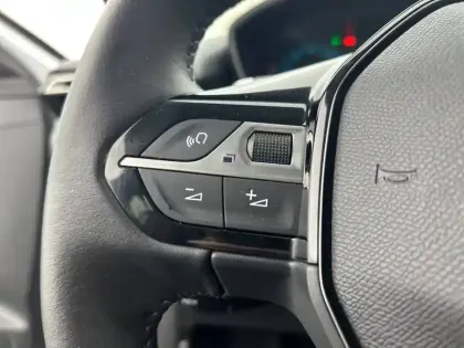 Photo 14 Peugeot 208  Hybrid 110 e-DCS6