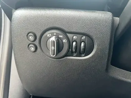 Photo 15 Mini Mini Hatch 3 Portes One 75 ch