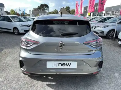 Photo 23 Renault Clio  E-Tech full hybrid 145 ch GSR2