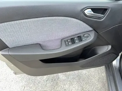 Photo 38 Renault Clio  E-Tech full hybrid 145 ch GSR2