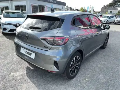 Photo 24 Renault Clio  E-Tech full hybrid 145 ch GSR2