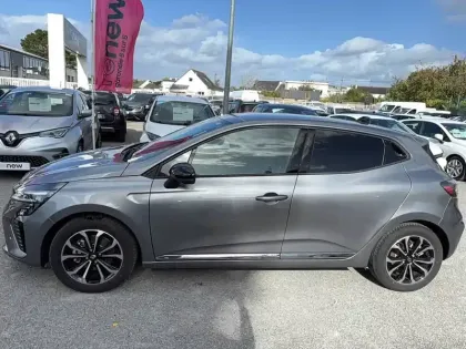 Photo 21 Renault Clio  E-Tech full hybrid 145 ch GSR2