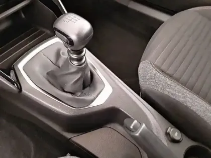 Photo 13 Peugeot 2008  PureTech 100 S&S BVM6