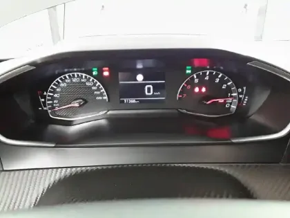 Photo 9 Peugeot 2008  PureTech 100 S&S BVM6