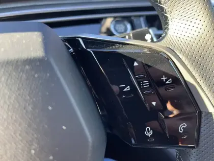 Photo 54 Peugeot 3008  Electrique 73 kWh 210 ch