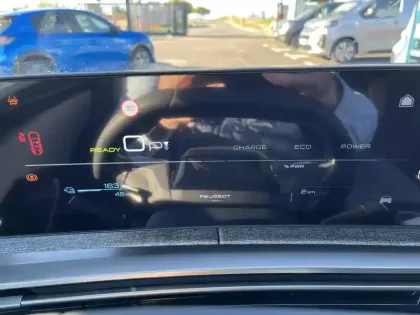 Photo 49 Peugeot 3008  Electrique 73 kWh 210 ch