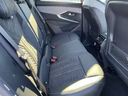 Photo 43 Peugeot 3008  Electrique 73 kWh 210 ch