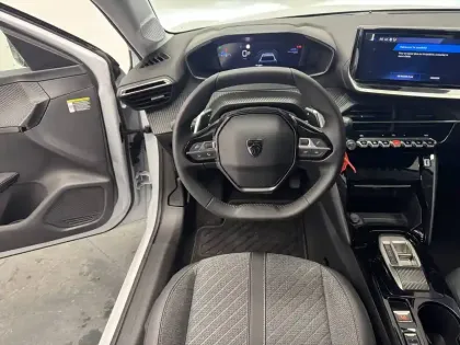 Photo 10 Peugeot 208  Hybrid 110 e-DCS6