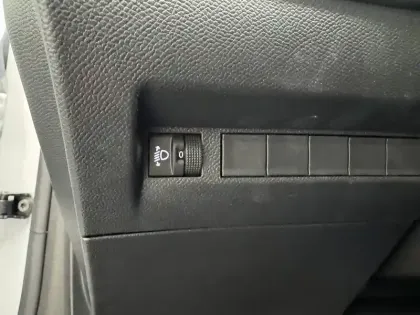 Photo 56 Peugeot 208  Hybrid 110 e-DCS6