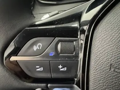 Photo 63 Peugeot 208  Hybrid 110 e-DCS6