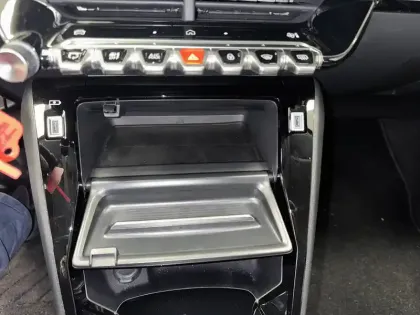 Photo 68 Peugeot 208  Hybrid 110 e-DCS6